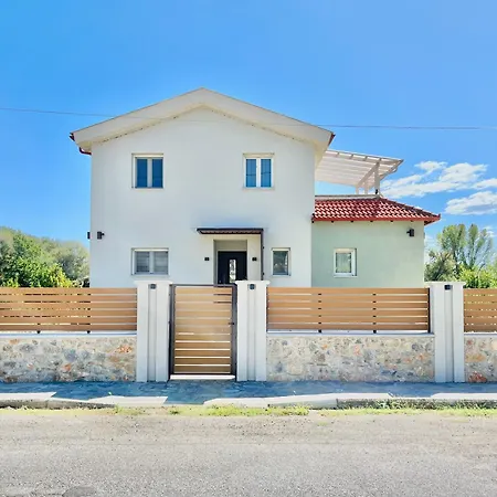 Πράσινο σπιτάκι 카스토리아